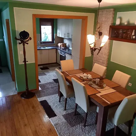 Drinski Biser Sa Bazenom