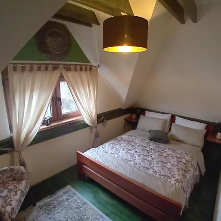 Drinski Biser Sa Bazenom